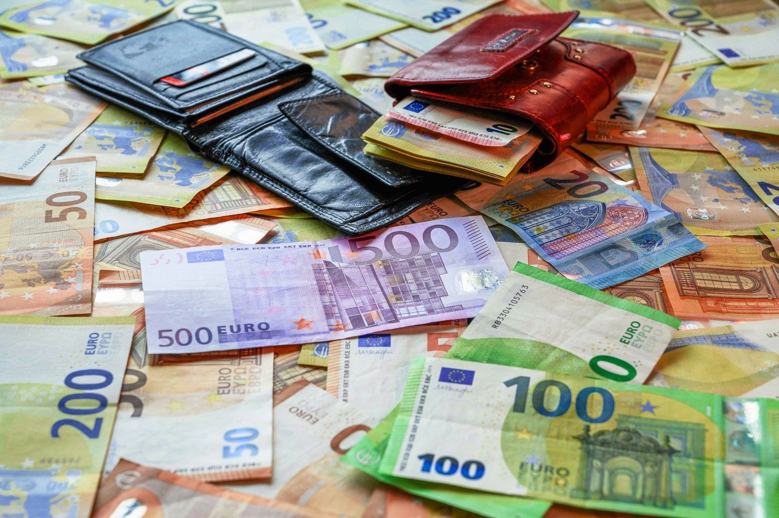 The Cash Economy Question: Money Laundering, Small Business, and the Politics of Cash in Germany